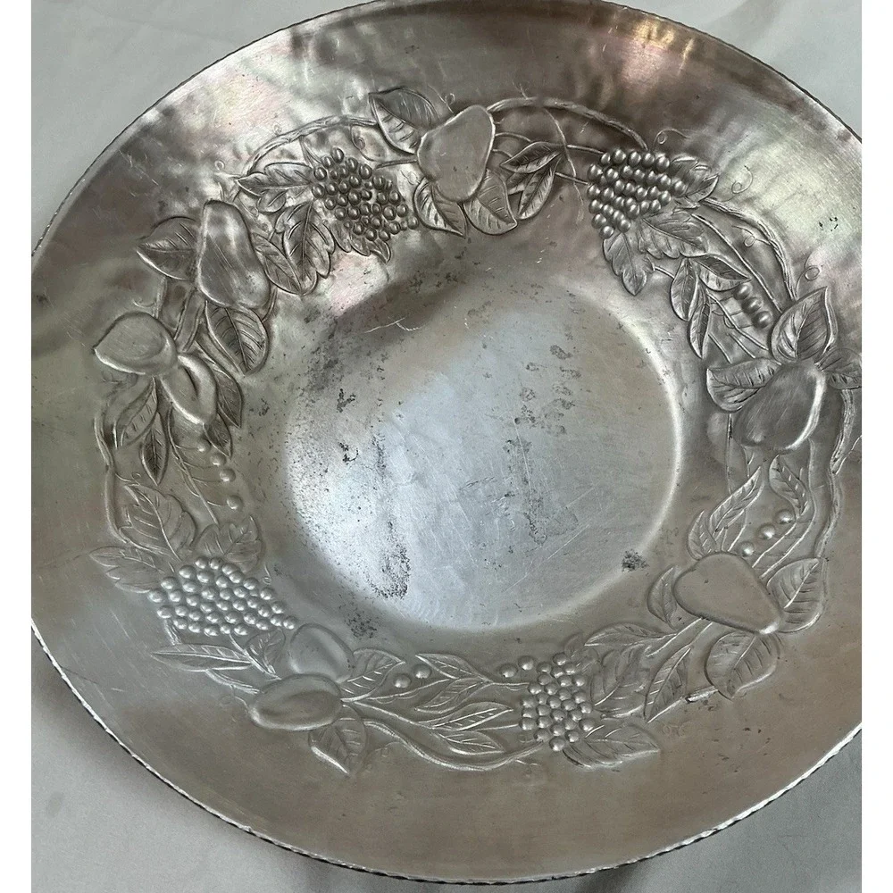 Everlast Forged Aluminum Bowl Fruit Grapes Dish Vintage 11